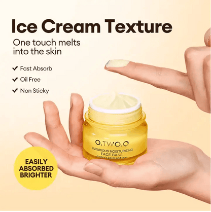 O.TWO.O LUXURIOUS MOISTURIZING FACE BASE - Otwoocosmetics