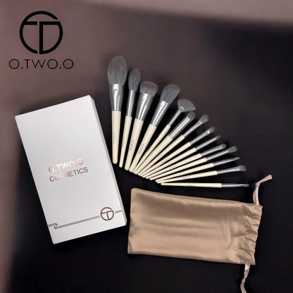 O.TWO.O 14 pices Brushes Set