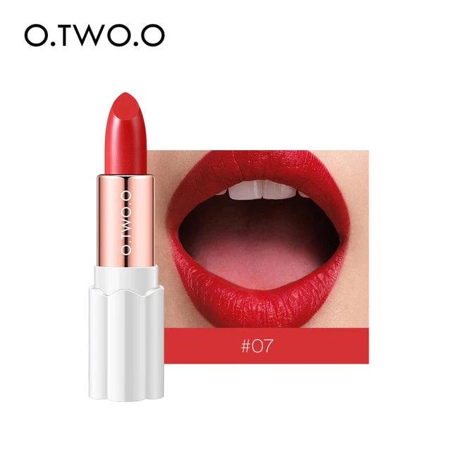 O.TWO.O VELVET SHAPING LIPSTICK - Otwoocosmetics