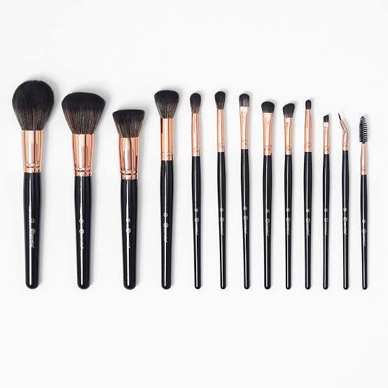 BLACK BH signature Brushes set 12 Piece - Otwoocosmetics